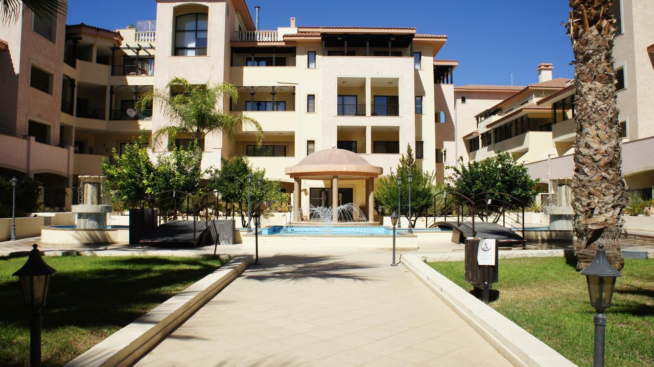 Townhouse Queens Gardens Paphos Chambre photo