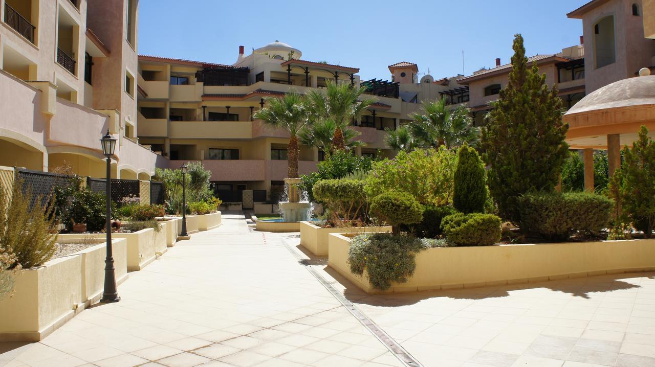 Townhouse Queens Gardens Paphos Chambre photo